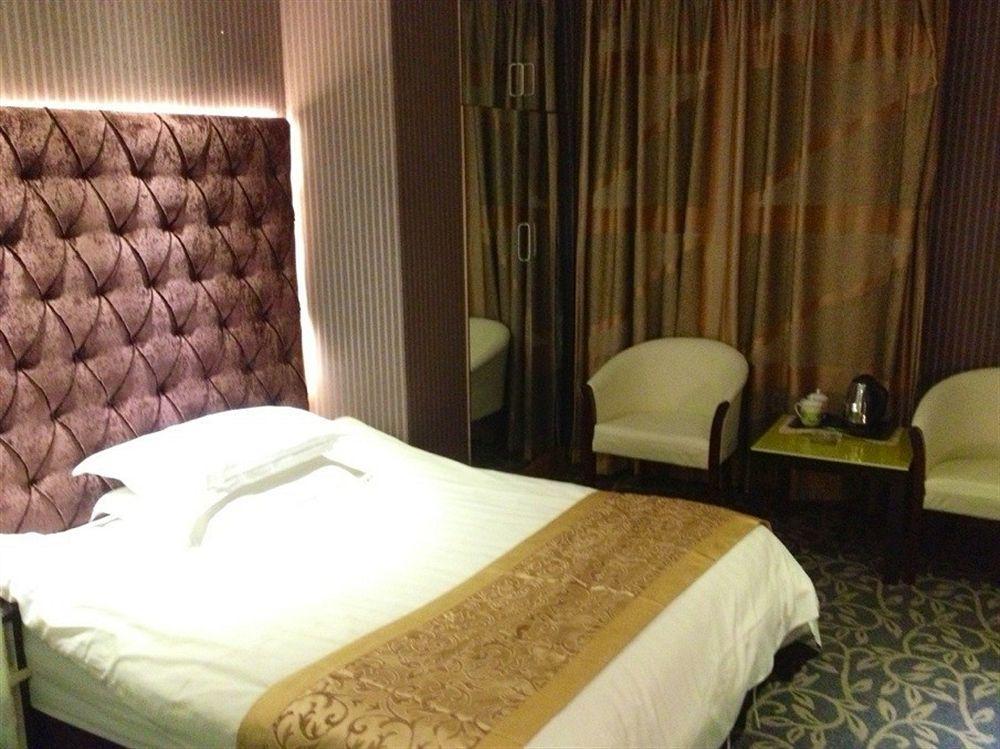 Jiujiu Holiday Hotel Shanghai Exterior photo